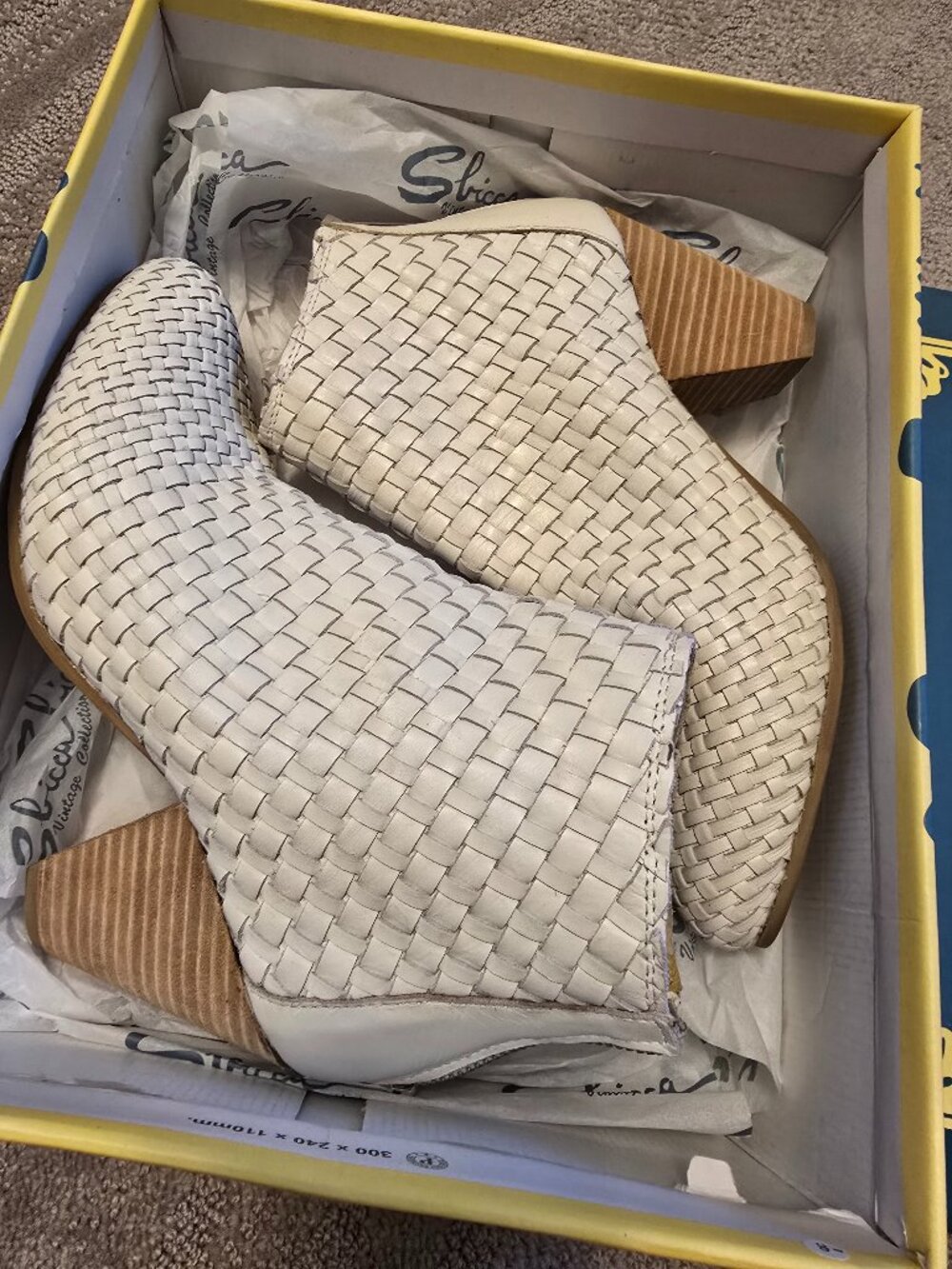 SIBECCA WHITE Leather Booties